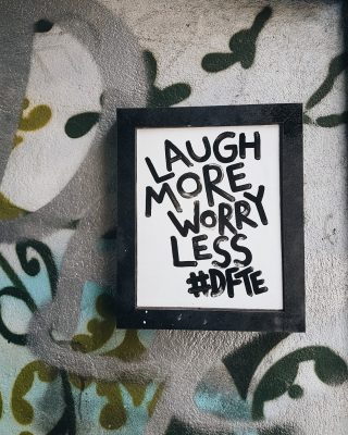 生活的准则。⠀⠀⠀⠀⠀⠀⠀⠀⠀⠀⠀⠀⠀⠀⠀⠀⠀⠀#布里斯托尔# streetart # laughmore # worryless